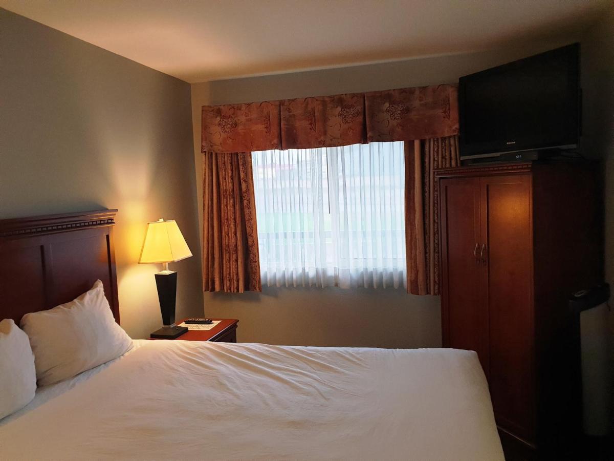 Riverland Inn & Suites Kamloops Exterior foto