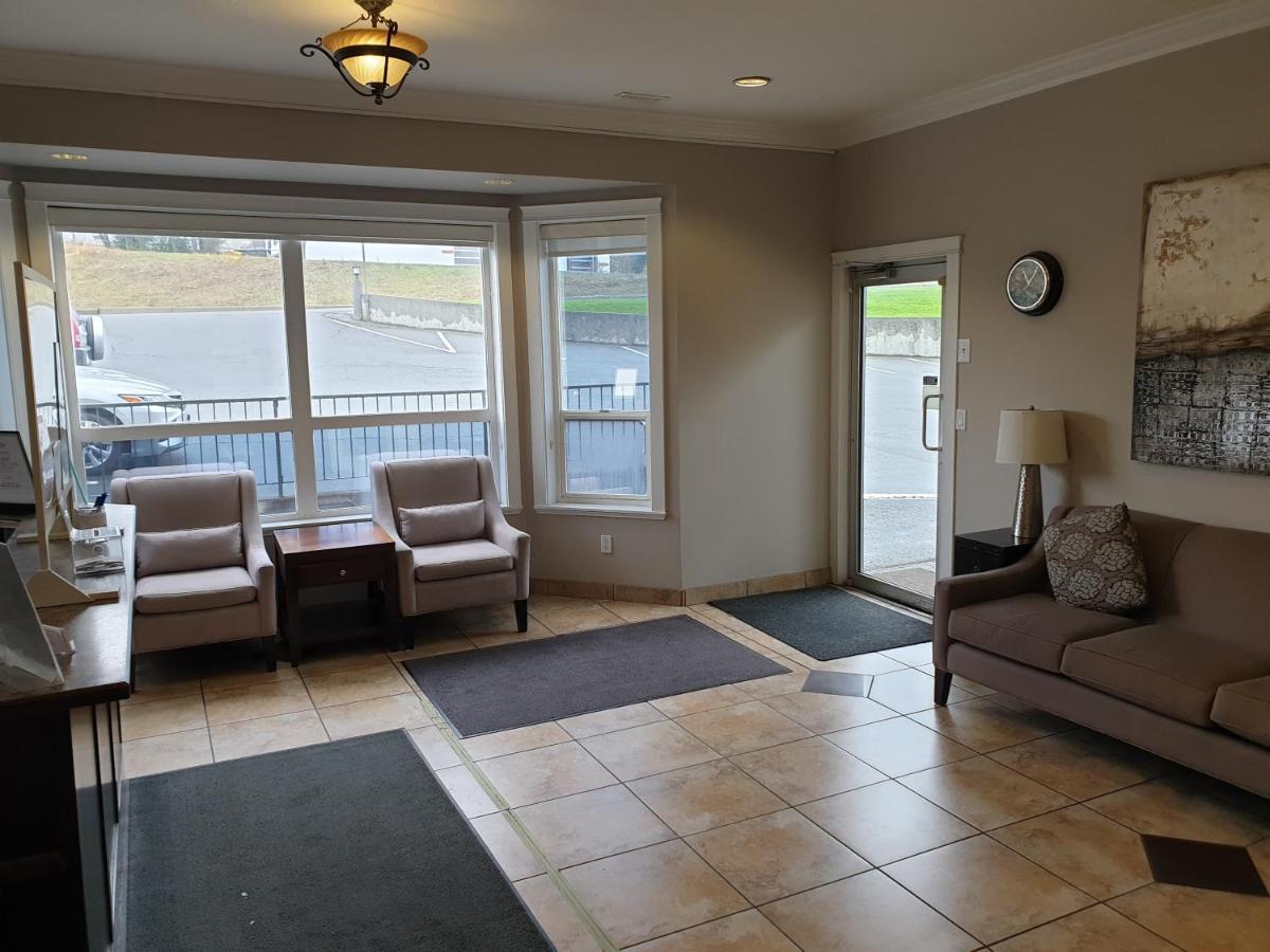 Riverland Inn & Suites Kamloops Exterior foto