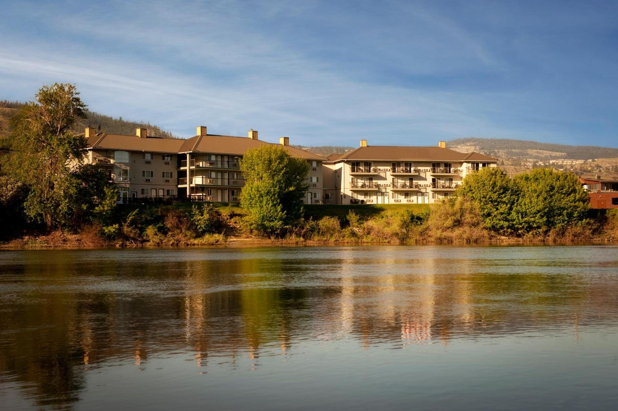 Riverland Inn & Suites Kamloops Exterior foto