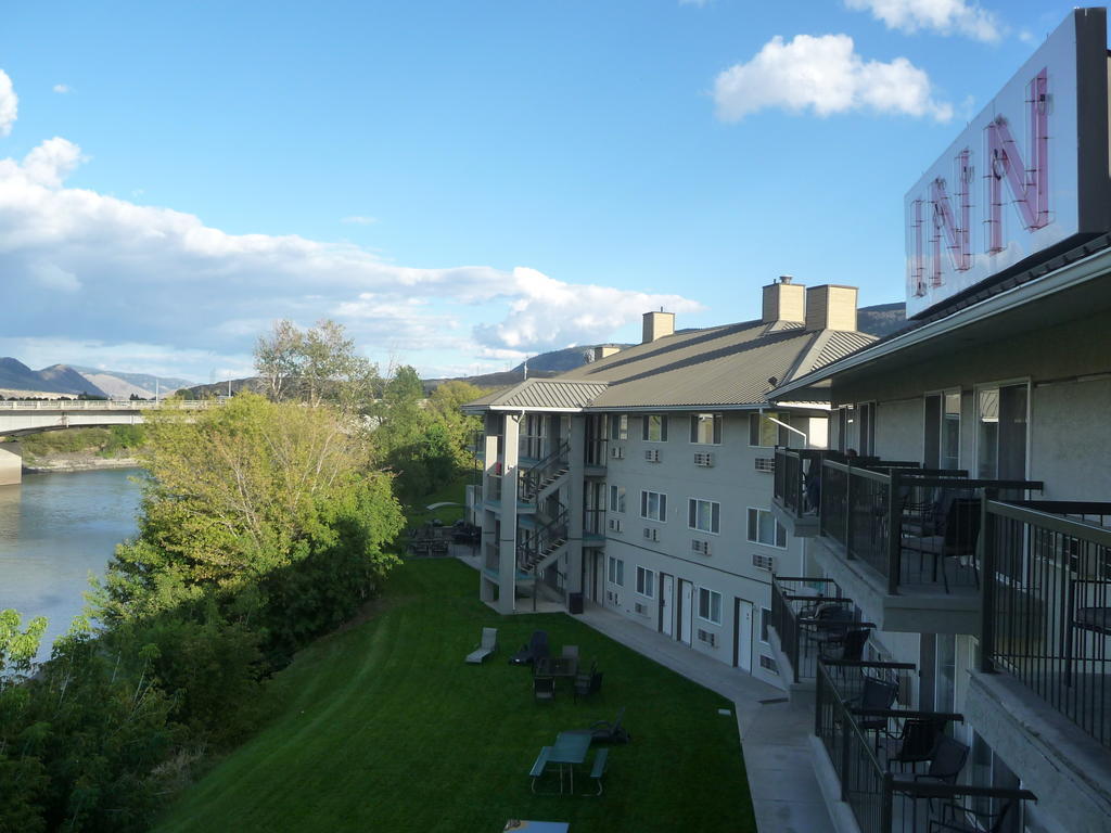 Riverland Inn & Suites Kamloops Exterior foto